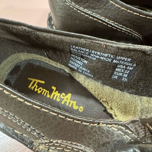 NEW Thom McAn Brown Leather Loafers Women's Size 5 - Picture 2 of 5